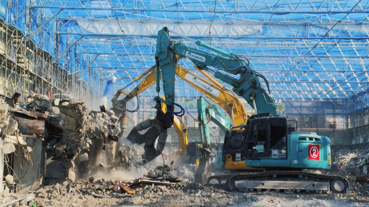 巨大な重機も登場！