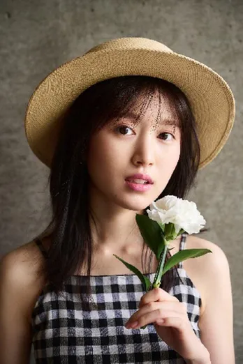 話題の女優・福本莉子が21歳の誕生日に4年ぶりとなる写真集を発売!「彼との初めての旅行」をテーマに北海道へ