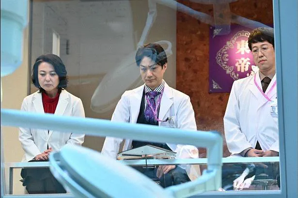 画像 米倉涼子 未知子 のかっこ良すぎる覚悟とピンチで第1話から怒涛の展開に ドクターx 22 32 Webザテレビジョン