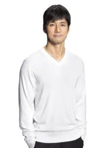 西島秀俊、優しい笑顔で猫を抱きしめる姿に「可愛すぎます!」「最高に癒された」<真犯人フラグ>