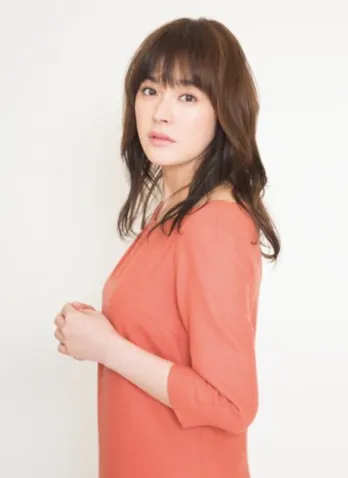 貫地谷しほり&三浦涼介のキュートなツインテール姿に「双子の姉妹みたい」「NANAのハチかと思った」と反響