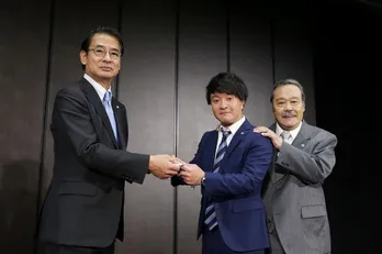 「釣りバカ」濱田岳＆西田敏行がテレ東入社式にサプライズ登場