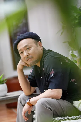 “イケメン美容師・田渕”松村北斗に、“店長”マキタスポーツ「ハートが強いですよね」＜劇場版きのう何食べた？＞