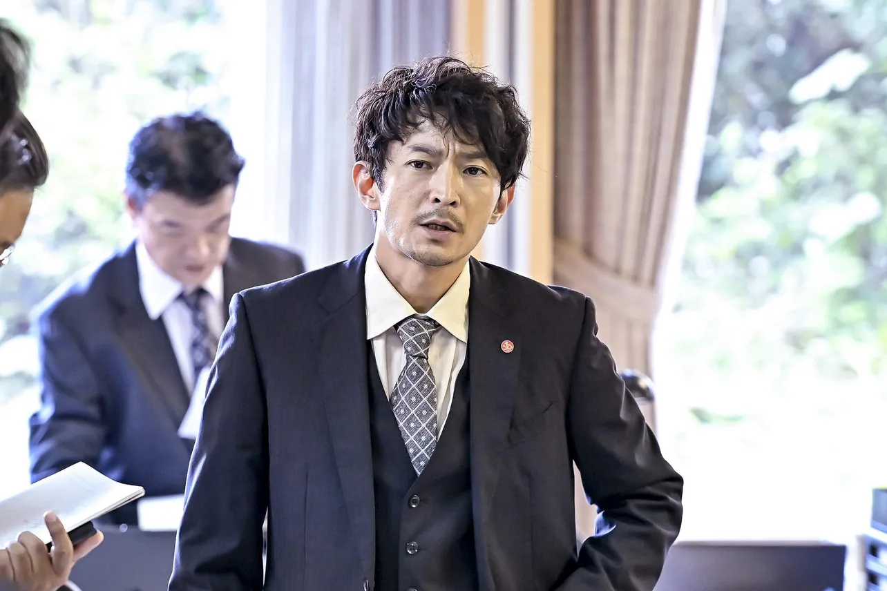 「最愛」で警視庁捜査第一係長・山尾を演じる津田健次郎