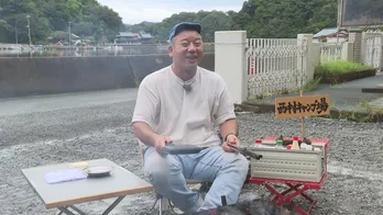 バイきんぐ西村、鳥居が約1000本もあるという“太皷谷稲成神社”を参拝＜西村キャンプ場＞