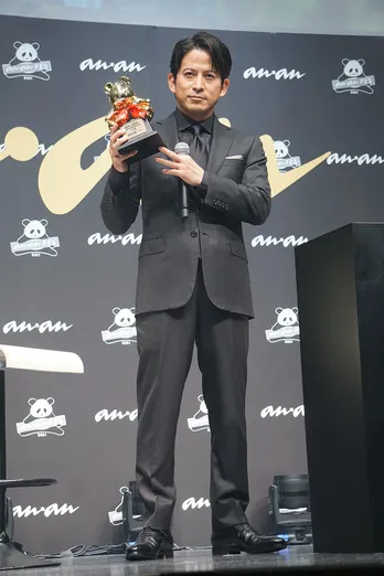 岡田准一が後輩・なにわ男子にラブコール!「勝手に大好きですね」