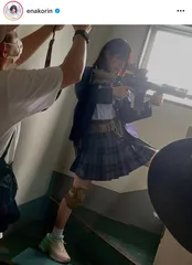 えなこ 久しぶりの制服 銃を構えるクールな姿に 似合う 映画みたい の声 Webザテレビジョン