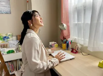 “早紀”石井杏奈の笑顔で窓のほうを見る横顔などのオフショットを公開「美しすぎて直視不可」＜言霊荘＞