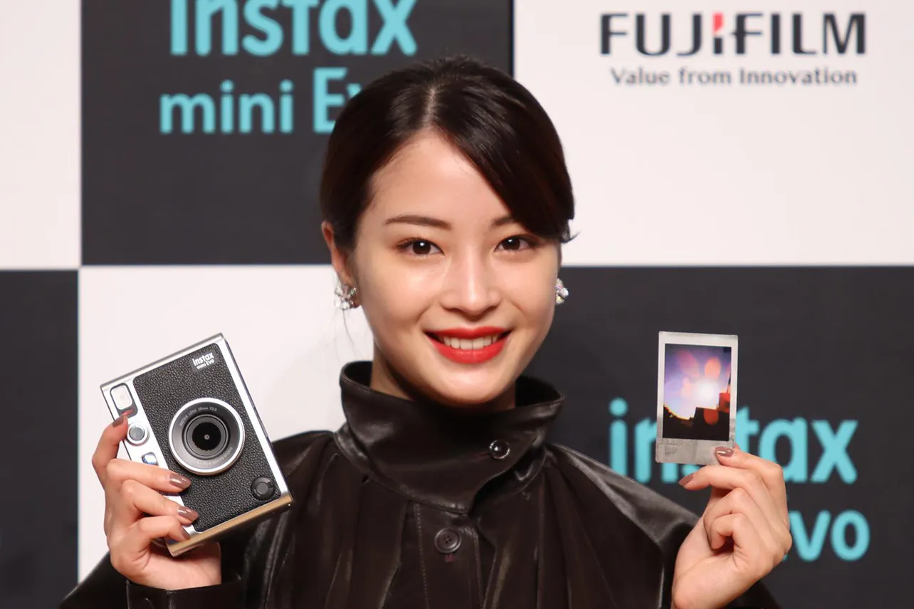 富士フイルム「instax“チェキ”新製品発表会」より