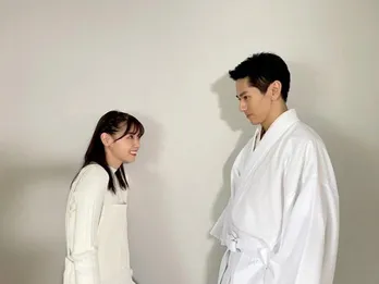 “コトハ”西野七瀬と“レイシ”永山絢斗がにらめっこするお茶目な2ショット公開「このいたずらな表情、かわいすぎ」