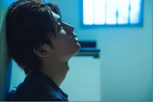 板垣瑞生“卓海”、強盗犯のぬれぎぬを着せられる!助けようと奔走する3人も警察から追われる身に<アンラッキーガール!>