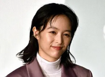 清野菜名＆高杉真宙、仲良し“シンクロポーズ”に「可愛すぎます」「ナイスコンビネーション」「このペア好き」＜ハンオシ＞