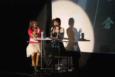 「マリア様がみてる」4thシーズンのDVD購入者イベントに出席した植田佳奈と池澤春菜（写真左から）