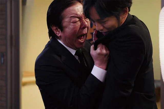 【写真を見る】映画「空白」、“悪夢のような父親”を演じる古田新太と松坂桃李
