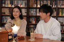 「真犯人フラグ」に「あな番」原田知世“菜奈”&田中圭“翔太”が登場、久々のオランウータンタイムを楽しむ