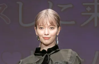 八木アリサ＆玉城ティナ、“破壊力抜群”の透明感あふれる甘顔2SHOTに「天使すぎよ…」「最強眼福コンビ」の声