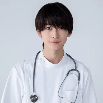 高橋文哉、浜辺美波主演ドラマ『ドクターホワイト』に出演決定!新米熱血研修医役「諦めたくない気持ちに共感できる」【コメントあり】