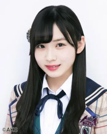 HKT48荒巻美咲＆山内祐奈、顔面最強コンビの“はにゃ？”顔に「可愛すぎる」「透明感すごい！」の声