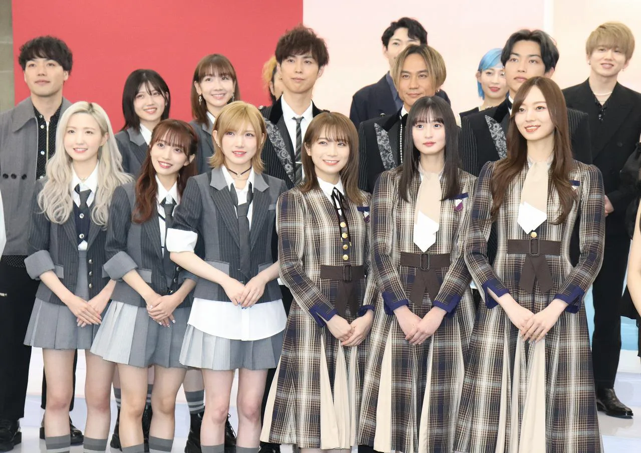 AKB48と乃木坂46「第63回輝く！日本レコード大賞」会見の様子