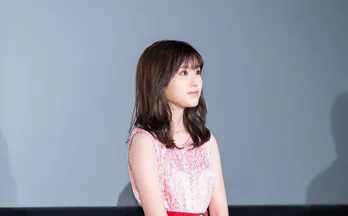 福本莉子、太もものぞくニットワンピ姿で“天使の寝顔”　「可愛すぎて保護案件」「まさに眠り姫」とファンメロメロ