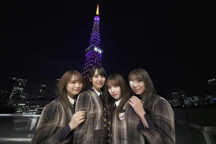 東京タワーのライトアップ点灯式に参加した乃木坂46のメンバー