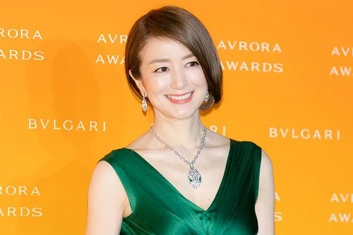 鈴木京香「BVLGARI AVRORA AWARDS 2021」より