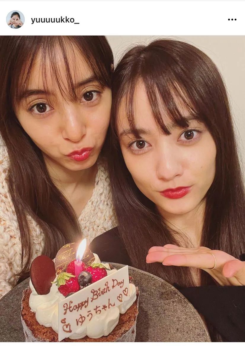 【写真を見る】新木優子の28歳誕生日を、親友の谷まりあがお祝い