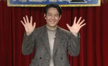 「イカゲーム」主演イ・ジョンジェが日本バラエティー初出演！「しゃべくり007」で“丸めんこ”対決