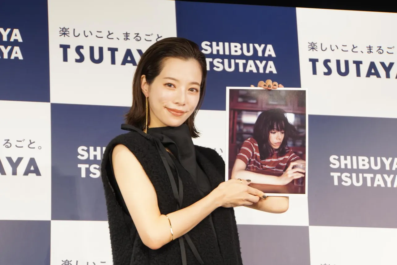 桜井ユキがファースト写真集「Lis blanc」(リス・ブロン)発売記念イベントに出席