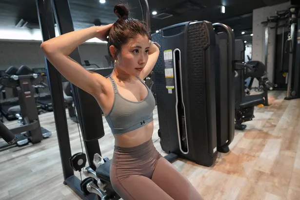 画像 薬学生女性トレーニー Youtubeで筋トレ姿を発信するわけ 腹筋バキバキ 動画に 本当に励みになる との声多数 6 46 Webザテレビジョン