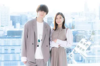 芳根京子＆佐野勇斗「真犯人フラグ」一部の人にしか渡されない“ネタバレ台本”の存在や、撮影現場の様子を語る！『西島さんきっかけで笑いが起きる』＜インタビュー＞