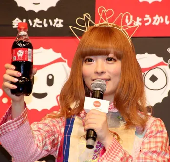 チュート徳井「これが幸せ」きゃりーと同じ店でウィッグ購入しクレープ食べる