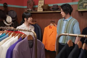 ＜カムカム＞るい＆ジョーがついに…！「あさイチ」も沸騰「お客様！試着室はお一人で…」