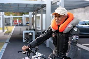 岩城滉一、「トランスフォーマー」に起用された“世界最先端”オートバイを披露「すごいでしょ？これ」