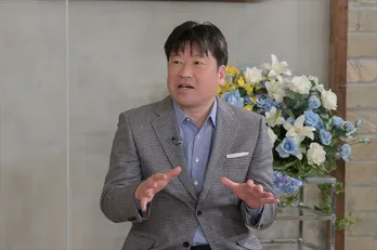 佐藤二朗、“笑う芝居”への持論を告白「笑ってはいけないのに笑っているのが面白い」<初耳学>
