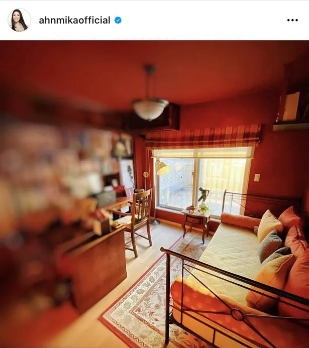 おしゃれ…アンミカ宅の真っ赤な書斎