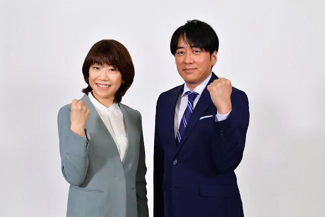 (左から)スペシャルキャスターの高橋尚子と総合司会の安住紳一郎アナ