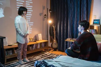 <恋せぬふたり>岸井ゆきの“咲子”、濱正悟“カズ”の「俺らギリ付き合ってる」発言にがく然!