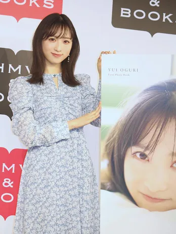 AKB48小栗有以、1st写真集で水着姿の撮影に初挑戦「すごくソワソワしちゃいました」