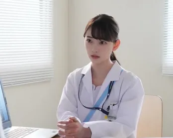 堀未央奈、初の医師役に「普段よりも説得力のある口調や表情を心掛けた」<ドクターホワイト>