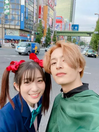 塩野瑛久、足立梨花とのコスプレデートショットを公開「りか、かわいかったな」<私たち結婚しました 2>