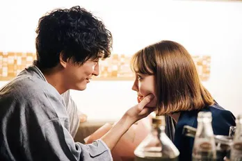 トリンドル玲奈が入る温泉に浅香航大、まさかの登場&日本酒で誕生日を乾杯<私たち結婚しました 2>