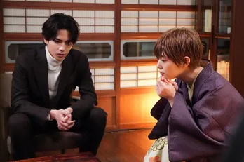 志尊淳“大牙”、高畑充希“雛子”をじっと見つめ「あなたのことすっげー嫌いなのに…」<ムチャブリ!>