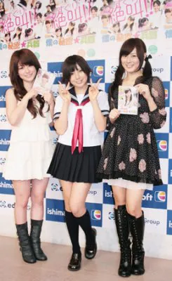DVD発売記念イベントに出席した中島愛里、佐武宇綺、高木古都（写真左から）