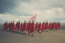 櫻坂46、約半年ぶりの新曲「五月雨よ」4月6日発売決定!原田葵&渡邉理佐のラストシングル