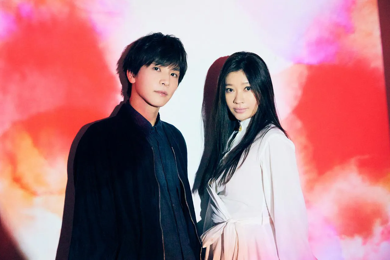 Netflixシリーズ「金魚妻」で共演する篠原涼子と岩田剛典にインタビュー