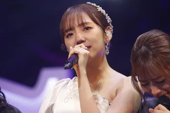 乃木坂46新内眞衣が卒業セレモニー開催 ANN映像に妄想結婚式、梅澤美波の手紙には涙