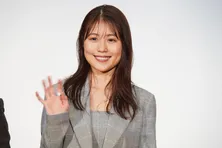 有村架純、29歳のお祝いに笑顔！　感謝と抱負を語る「30代に向けてつなげられる一年になればいいなと」