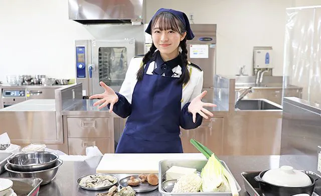 今村美月が故郷・広島の食材を使って鍋料理