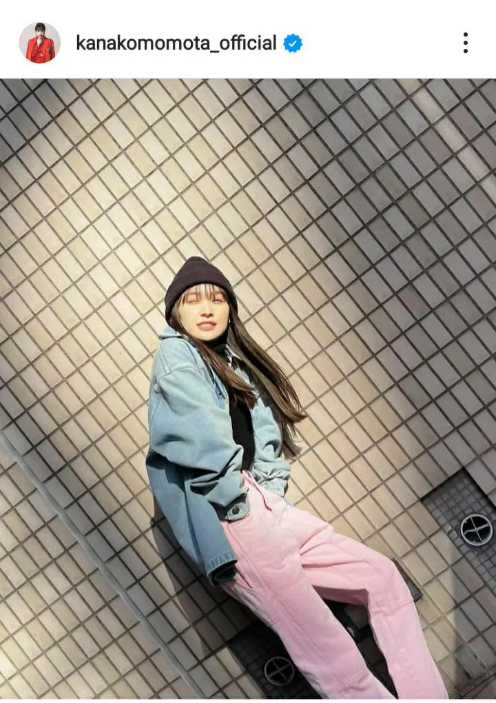 【写真を見る】百田夏菜子、ニット帽にピンクパンツのカジュアル私服を公開